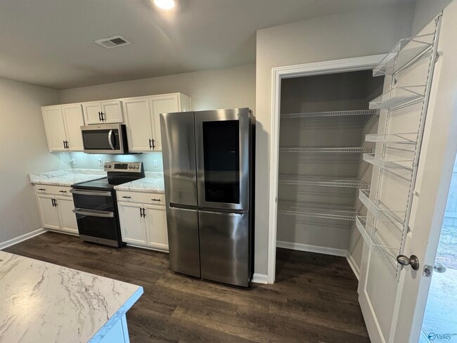 Building Photo - 117 Hank Ct