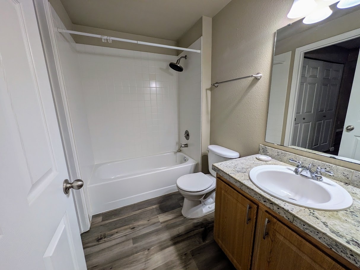 Building Photo - 10026 NE 127th Pl