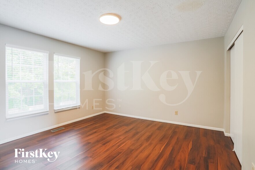 Building Photo - 1732 Westmeadow Dr
