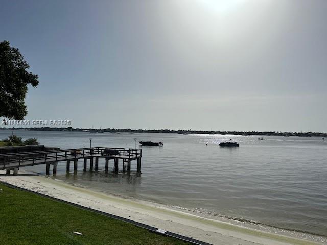 Building Photo - 5600 N Flagler Dr