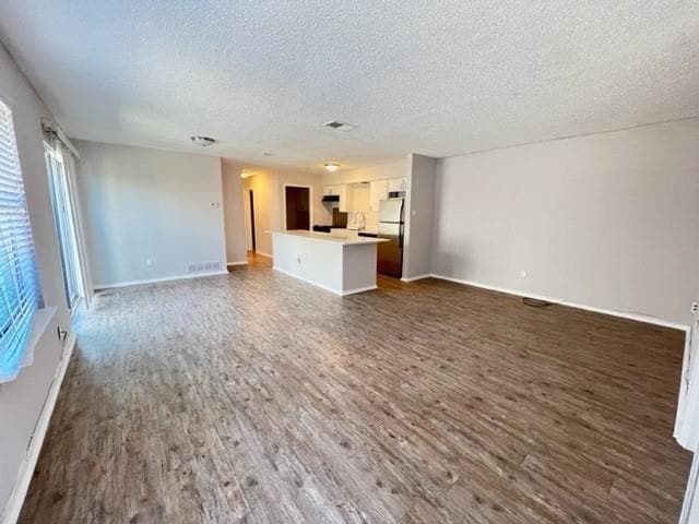 Building Photo - 8928 Greenmound Ave