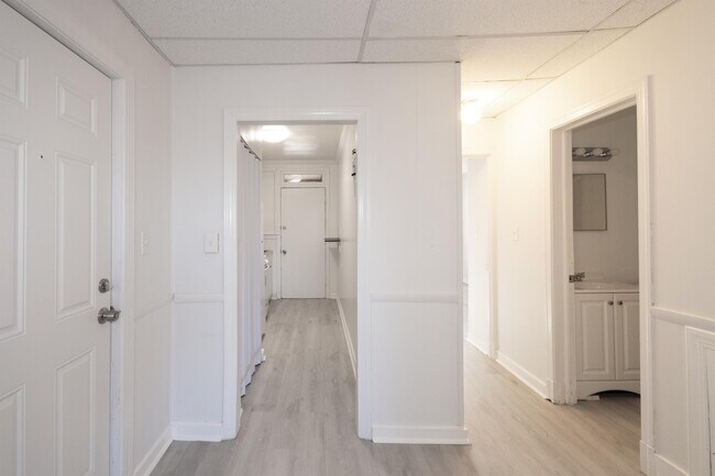 Building Photo - 3217 Dubois Pl SE