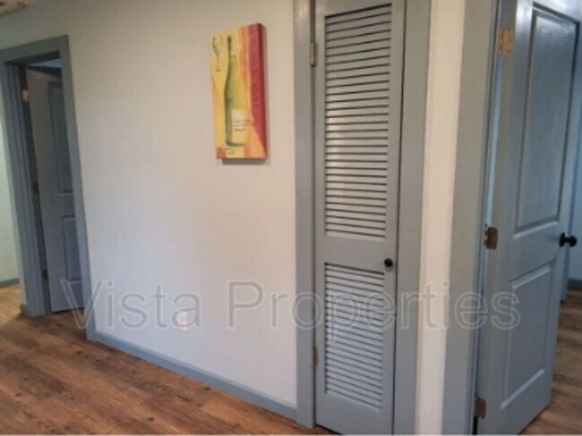 Building Photo - 40216