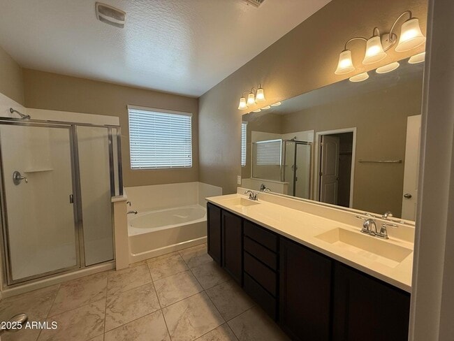 Building Photo - 10743 W Bronco Trail