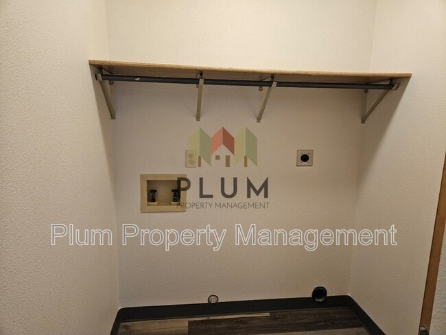 Building Photo - 2340 Fairview Ave