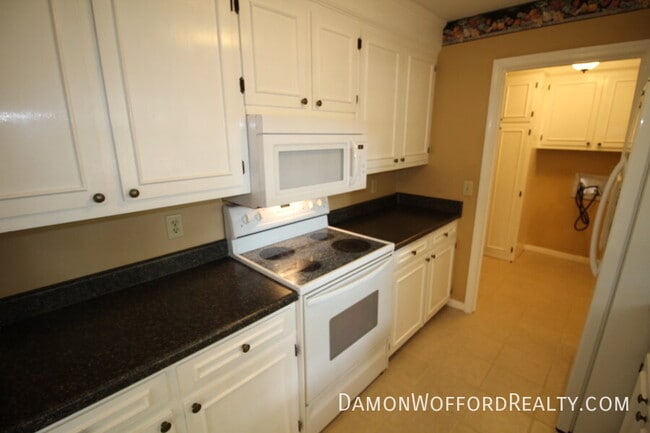 Building Photo - 308 Longmeadow Ct N