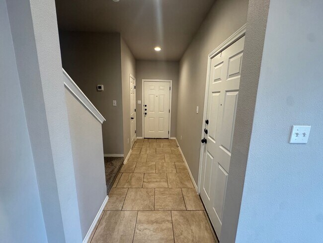 Building Photo - 4122 Swans Landing
