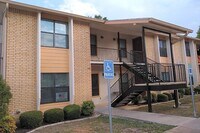 Building Photo - 1001 Pecan Valley Dr