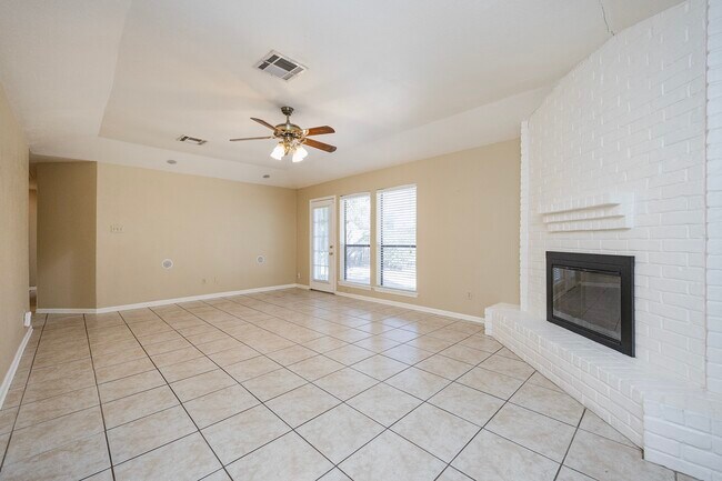 Building Photo - 7315 Foxside Ln