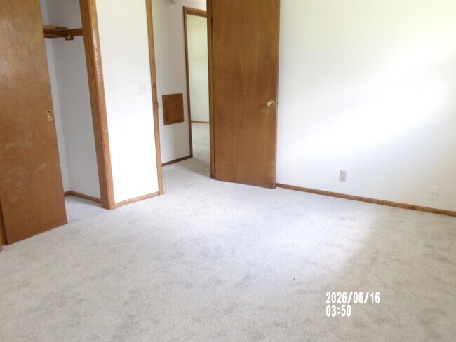 Building Photo - 18620 Midland Pl