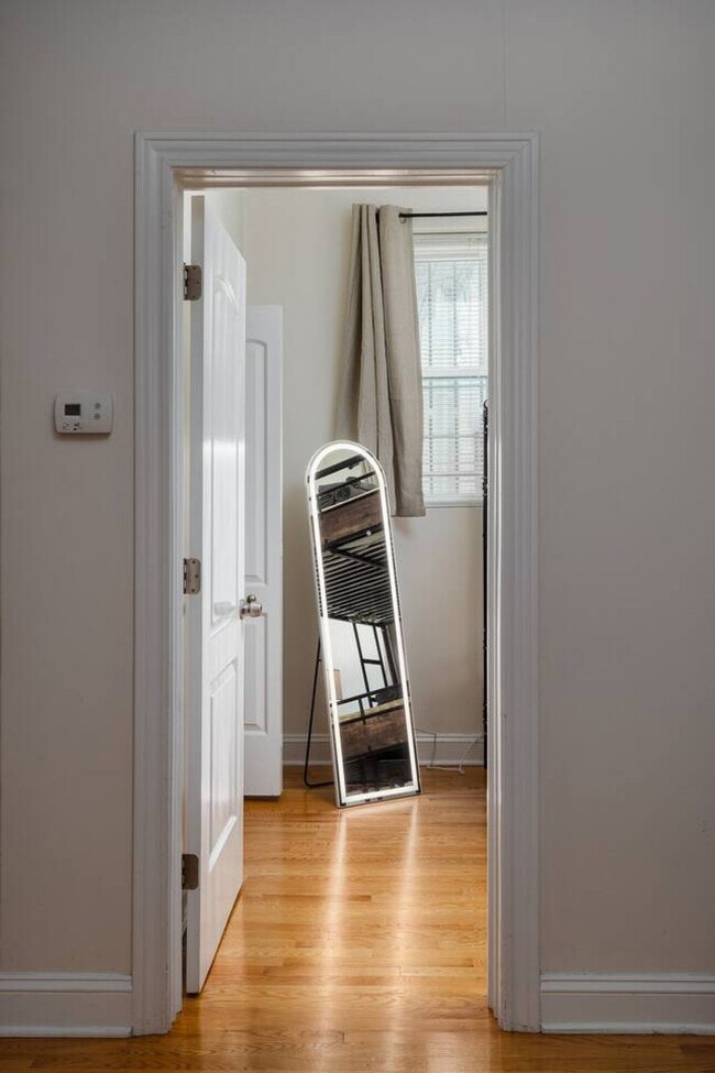 Building Photo - 2721 W Congress Pkwy