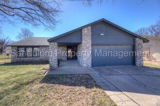 Building Photo - For Lease | Owasso | $1600/mo | Available ...