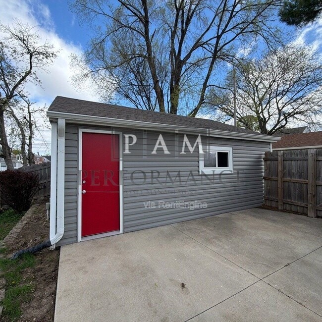 Building Photo - 3270 S 24th St