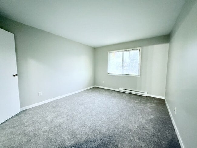 Building Photo - 2 Bedroom 1 Bathroom Remodel