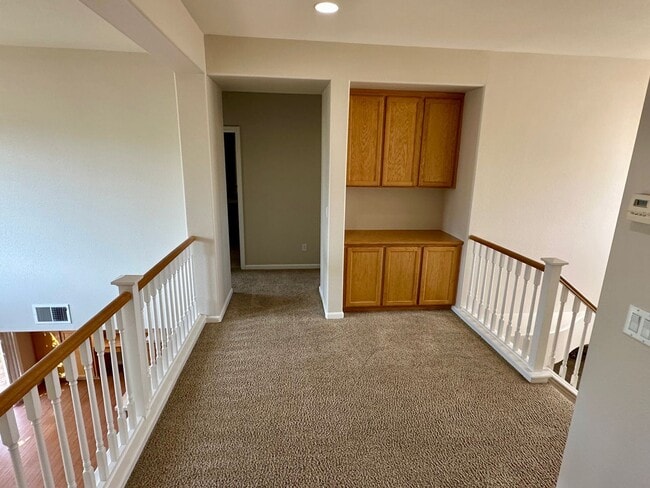 Building Photo - Large beautiful home, new paint. Bedroom a...