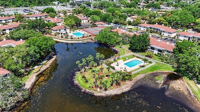 Building Photo - 10346 Carrollwood Ln