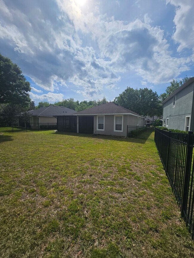 Building Photo - Victoria Park 3 Bedroom Home in Deland