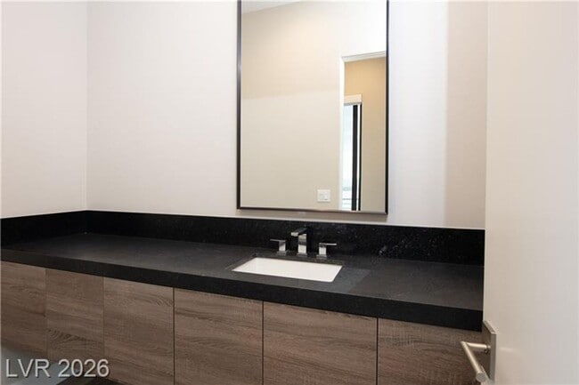 Building Photo - Modern Tri-Story Home in McDonald Highlands