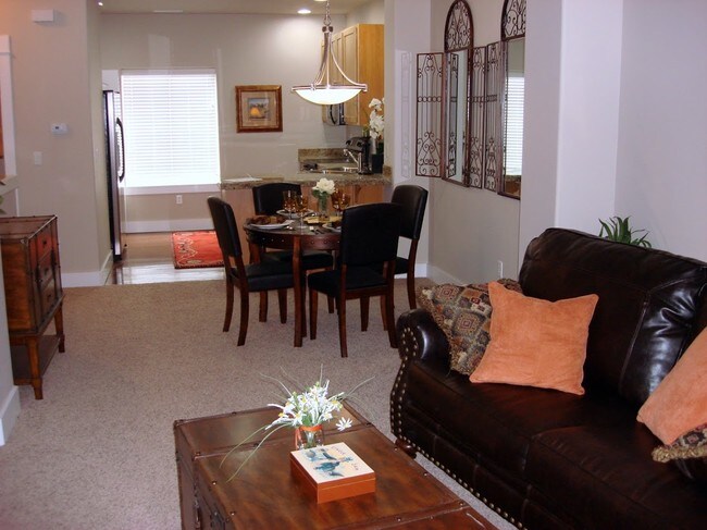 Building Photo - 3BDRM 2.5BTH Condo Duplex, Attached Garage...