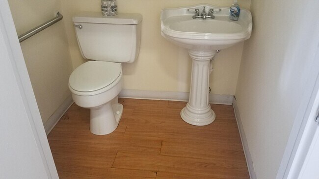 Building Photo - 900 E Atlantic Ave