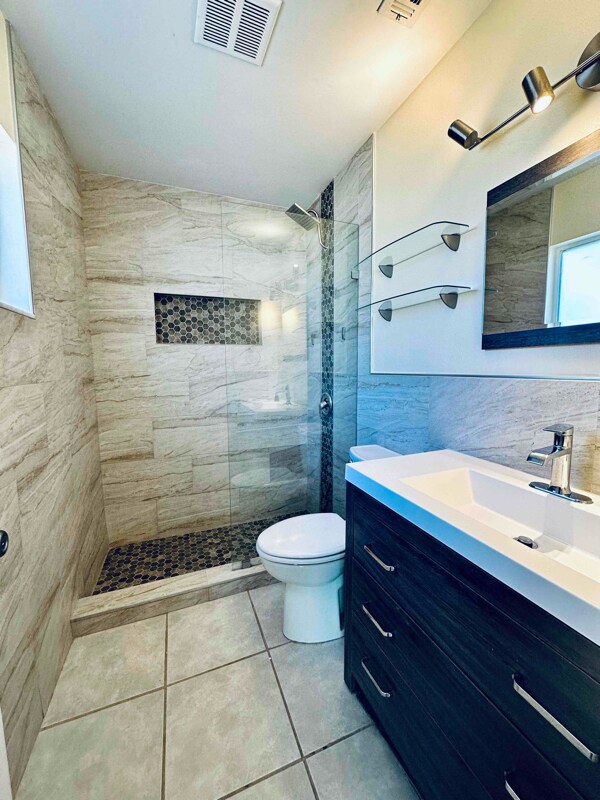 Building Photo - 955 Schumann Dr