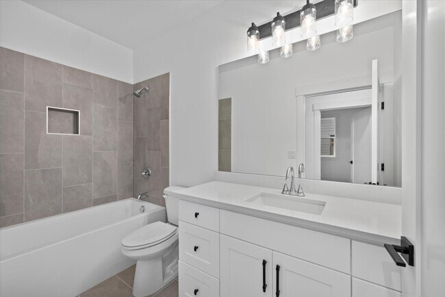 Building Photo - 208 Bogey Ln