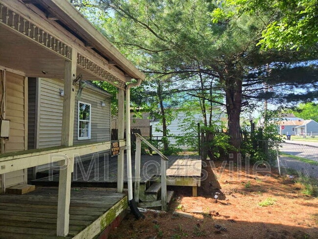 Building Photo - 451 N 25th St