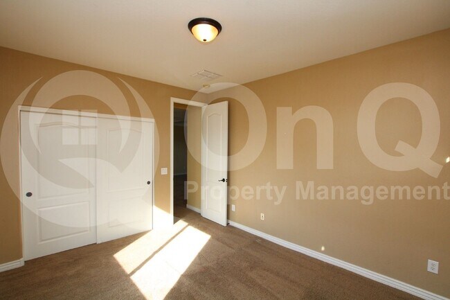 Building Photo - 1242 E Paul Dr