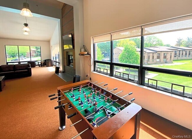 Building Photo - 9 Charles Ln