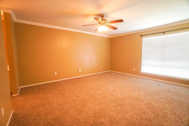Building Photo - 5005 Georgi Ln