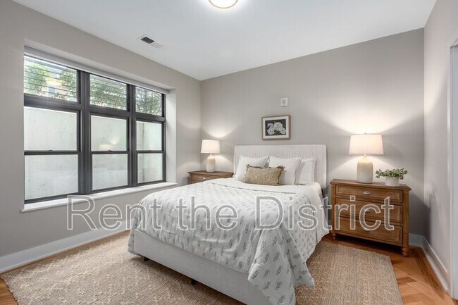Building Photo - 1345 K St SE