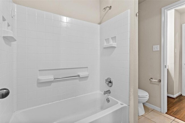 Building Photo - 9401 Pioneer Forest Dr