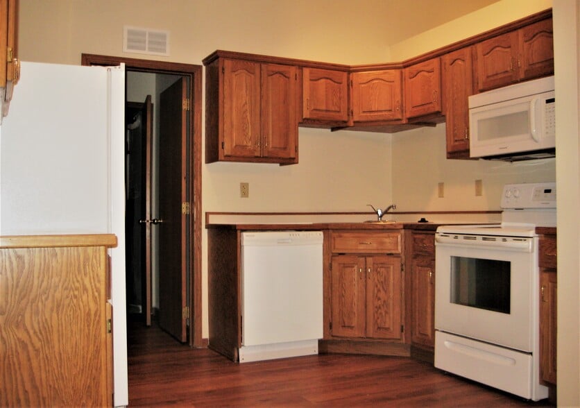 Building Photo - Candle Park West Townhomes