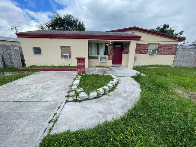 Primary Photo - 4327 SW 50th St