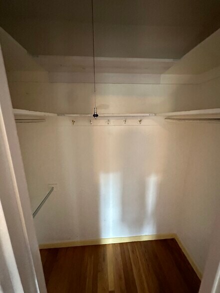 Building Photo - 732 Loma Vista Dr NE