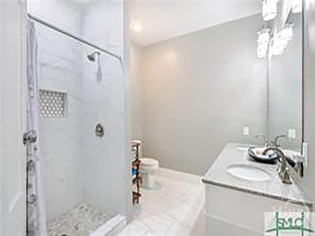 Building Photo - 514 E Anderson St