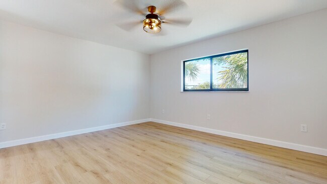 Building Photo - 4003 S Indian River Dr