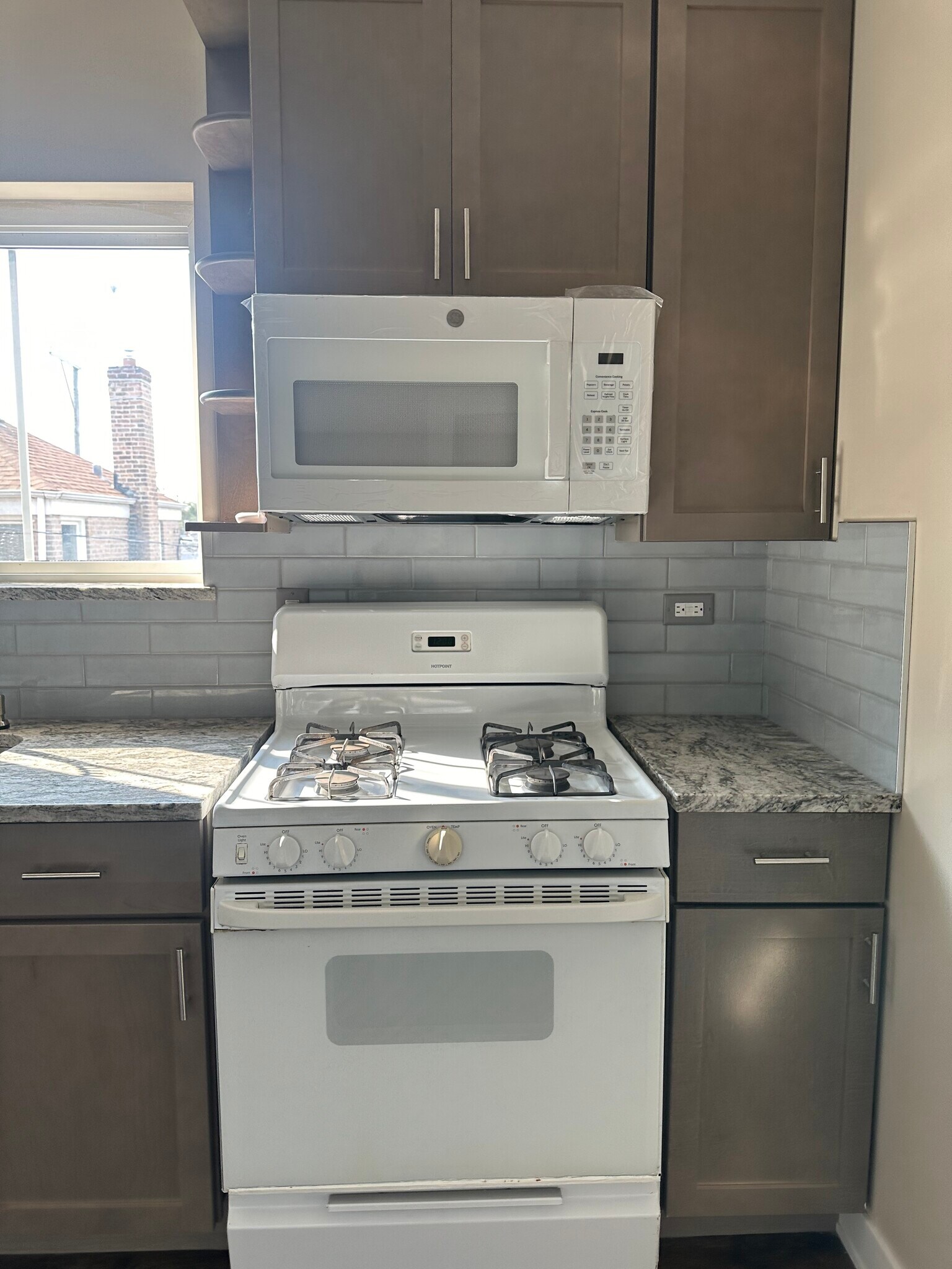 Building Photo - 1622 N Long Ave