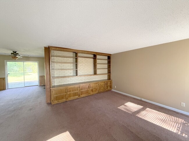 Building Photo - 6079 Wall Triana Hwy