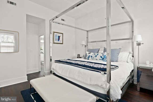 Building Photo - 1450 T St NW