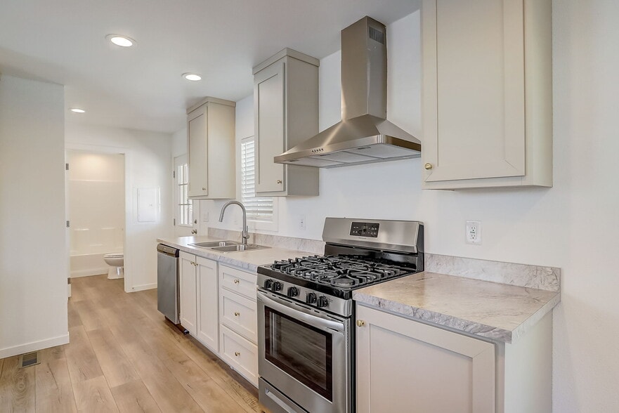 Building Photo - 2627 S Lamb Blvd