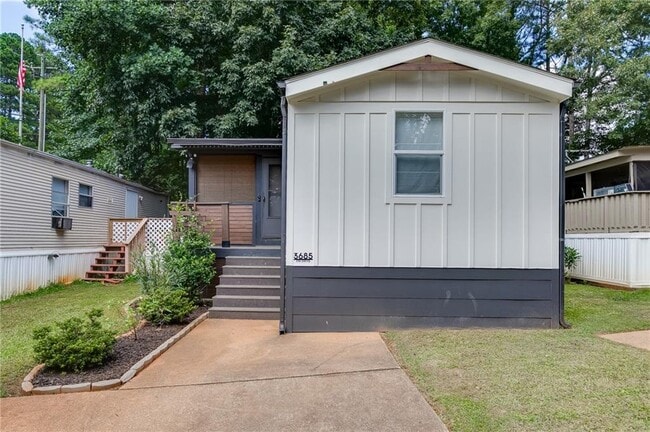 Building Photo - 3685 Fir Dr