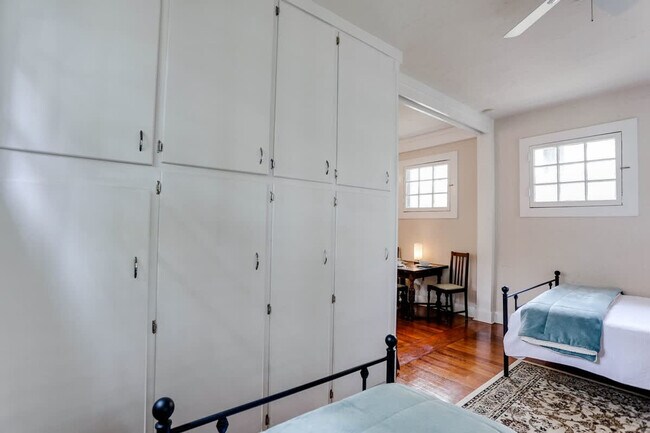 Building Photo - 916 Howard St