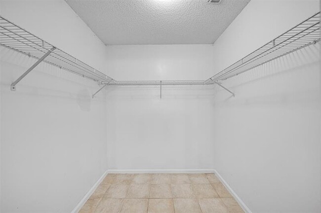 Building Photo - 1410 Congressional Way