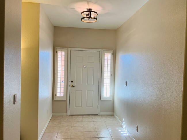 Building Photo - Beautiful home in Green Valley