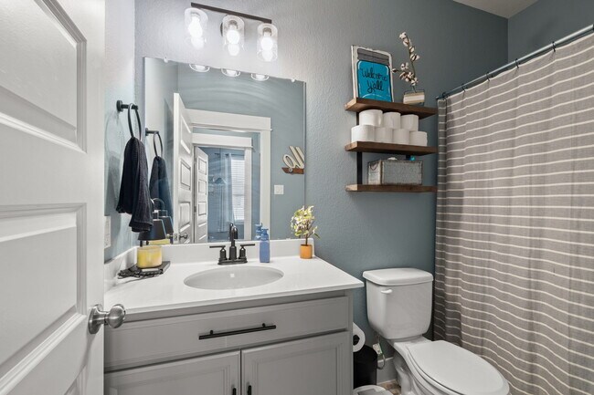 Building Photo - 525 Compania Cove