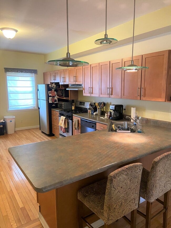 Building Photo - 5552 Avondale Pl