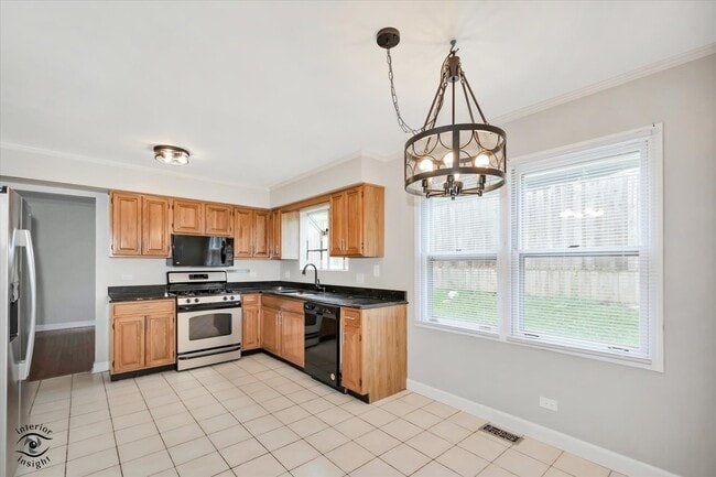 Building Photo - 8348 Adbeth Ave