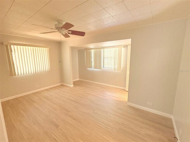 Building Photo - 596 E Club Blvd