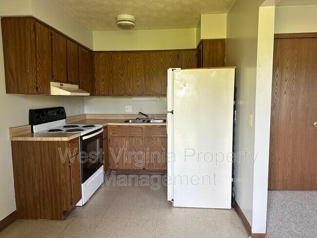 Building Photo - 82 Beagle Club Rd